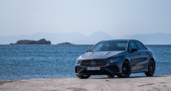 lamdastar - mercedes - αυτοκίνητο στην παραλία - mercedes καλοκαίρι