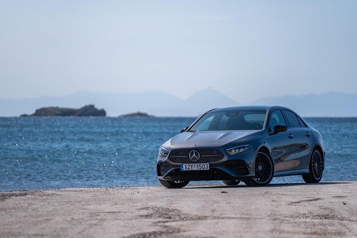 lamdastar - mercedes - αυτοκίνητο στην παραλία - mercedes καλοκαίρι